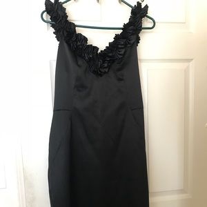 BLACK MINI DRESS W/ UNIQUE NECKLINE
